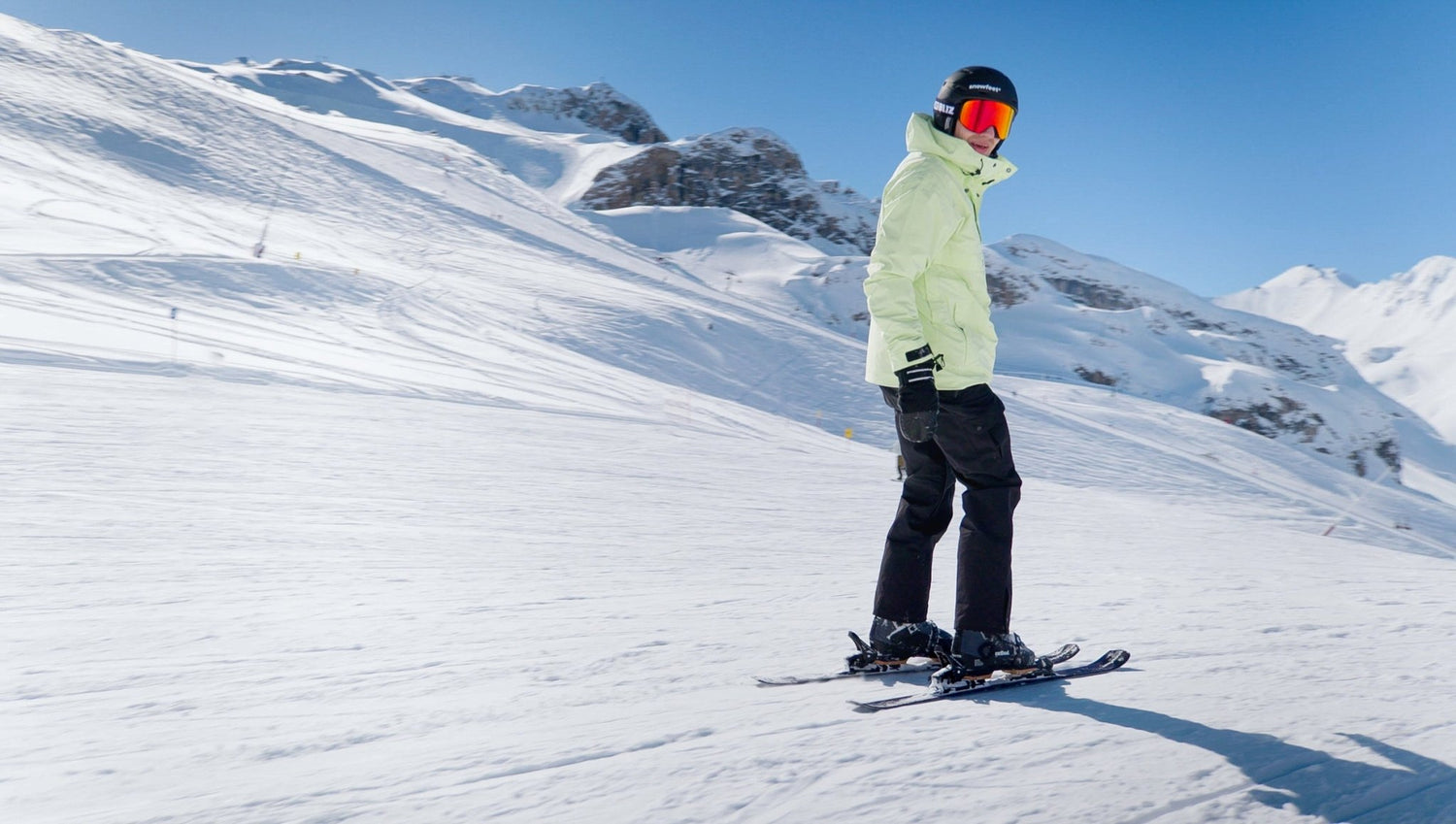 Are Short Skis Better for Older Skiers? - snowfeet*